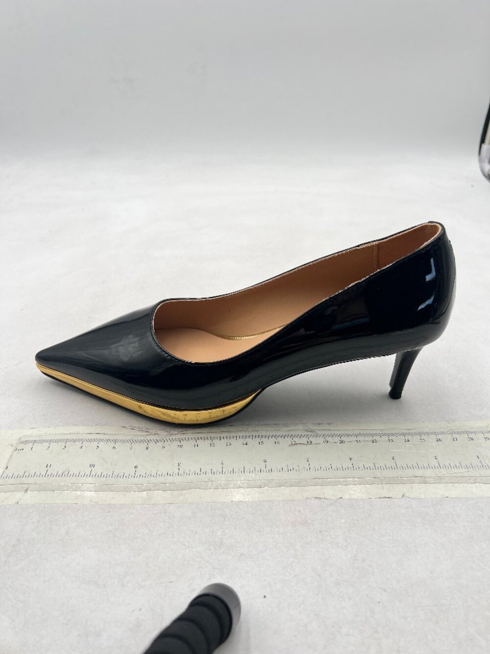 YDN Black/Gold Round Toe Pumps Low Heels Shoes for Work Office Lady